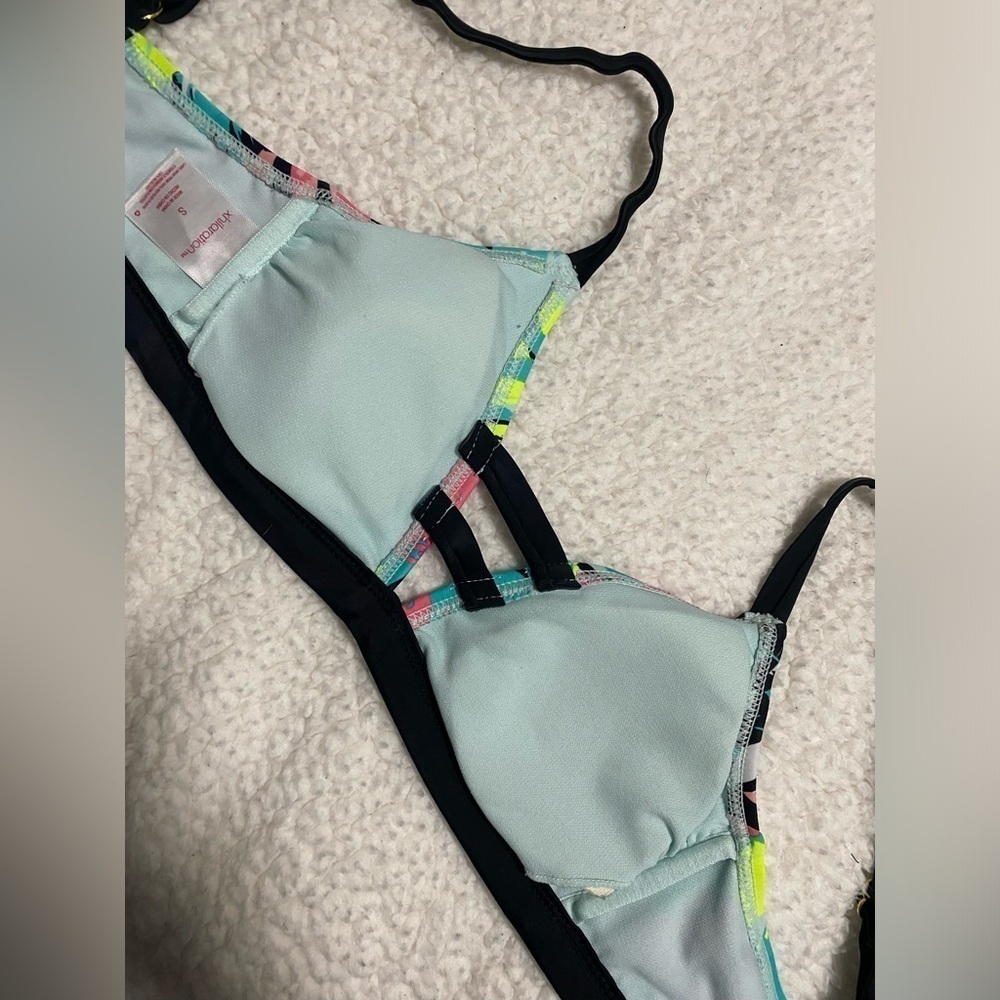 Xhilaration Multi-Color Bikini Top - Picture 6 of 6